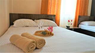 Гостиница Пегас Геленджик Трехместный номер Делюкс с видом на море-4