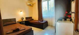 Гостиница Пегас Геленджик 2-местный (с личной ванной комнатой на против )-2